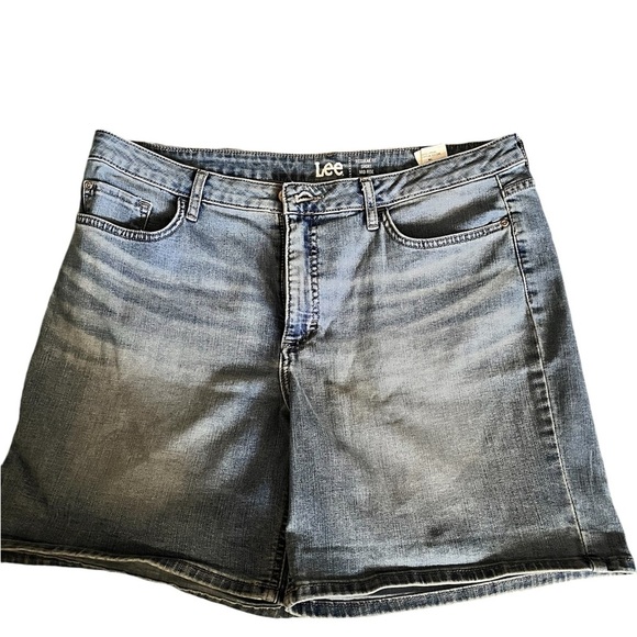 Lee Jean Shorts - Picture 1 of 2